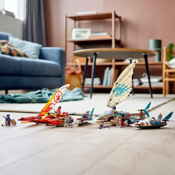 LEGO 71748 NINJAGO Duell der Katamarane Bauset mit 4 Spielzeugbooten und Kai, Jay und Zane Minifiguren – Bild 17