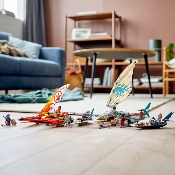 LEGO 71748 NINJAGO Duell der Katamarane Bauset mit 4 Spielzeugbooten und Kai, Jay und Zane Minifiguren – Bild 19