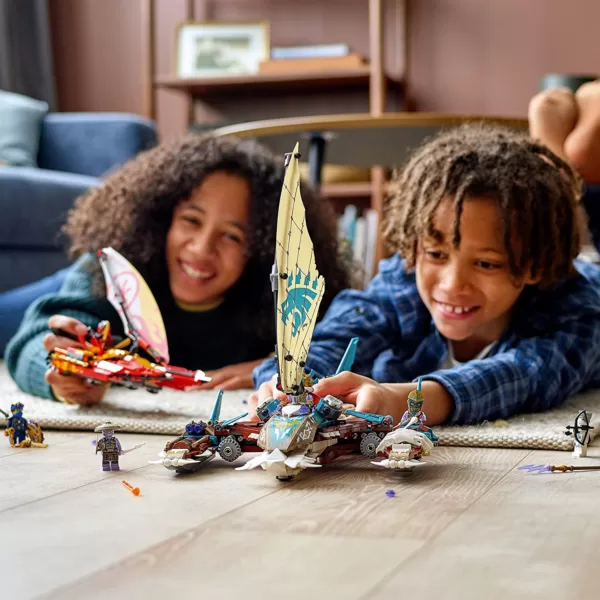 LEGO 71748 NINJAGO Duell der Katamarane Bauset mit 4 Spielzeugbooten und Kai, Jay und Zane Minifiguren – Bild 7