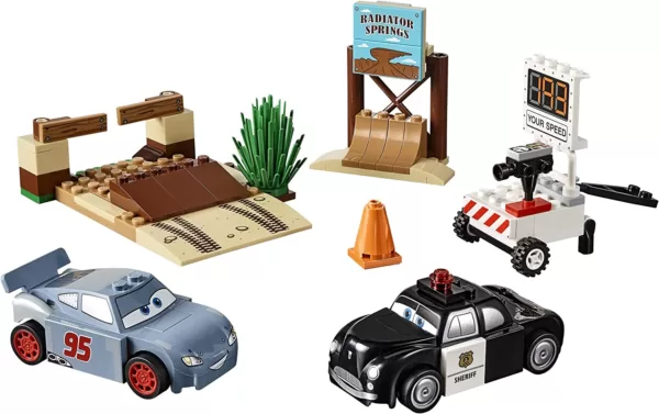 LEGO Juniors 10742 - Rasante Trainingsrunden in der Teufelsschanze – Bild 3