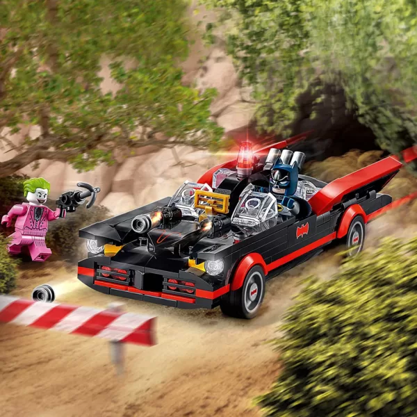 LEGO Super Heroes - Batman Classic TV Series Batmobile 76188 – Bild 6