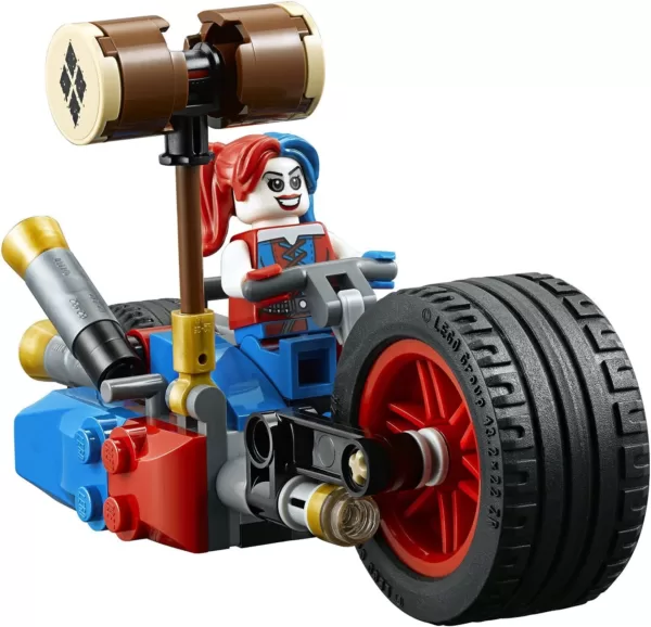 Lego DC Super Heroes 76053 - Batman: Batcycle-Verfolgungsjagd in Gotham City – Bild 6